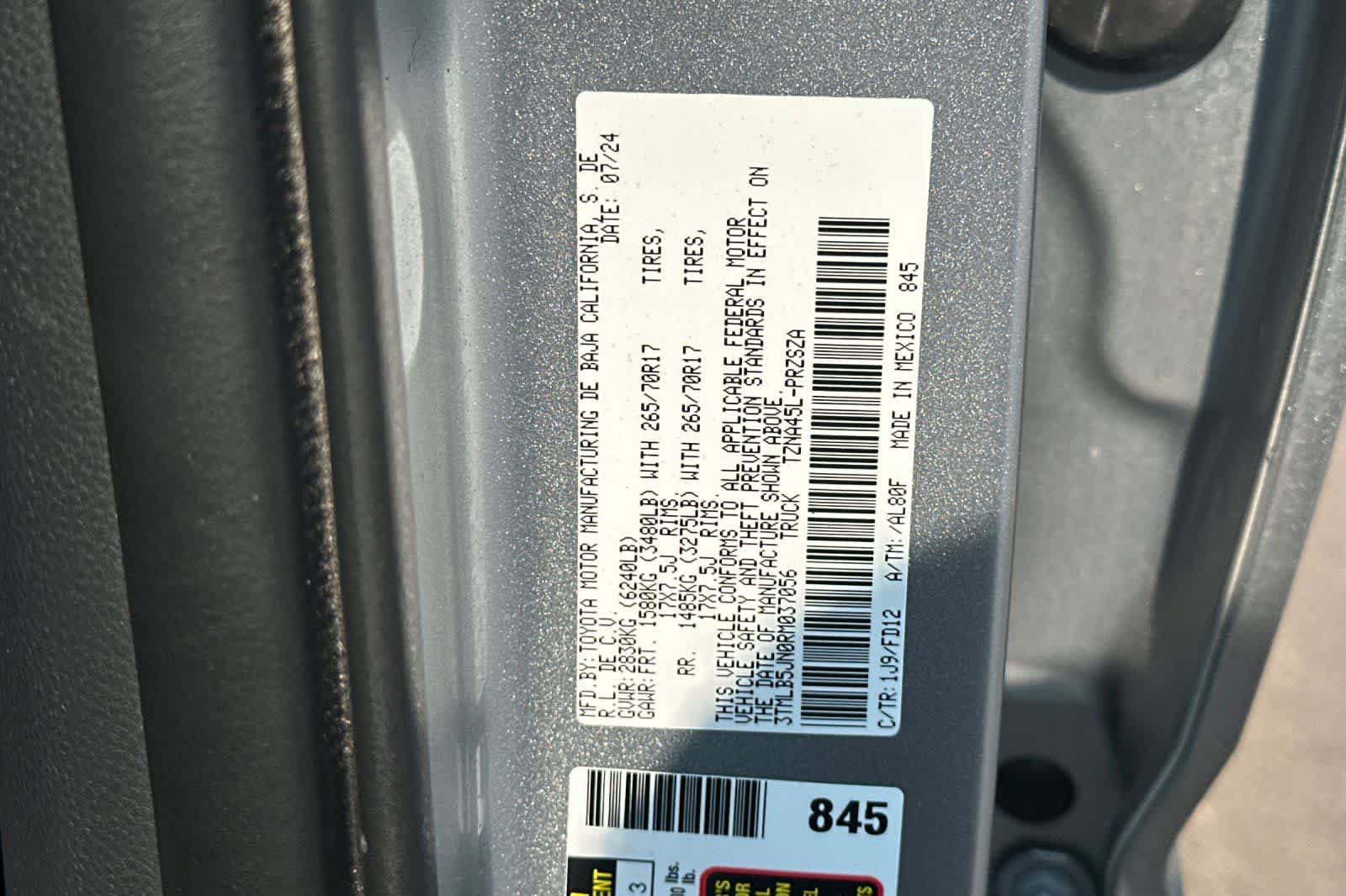 Used 2024 Toyota Tacoma TRD Off-Road AWD/4WD image 31