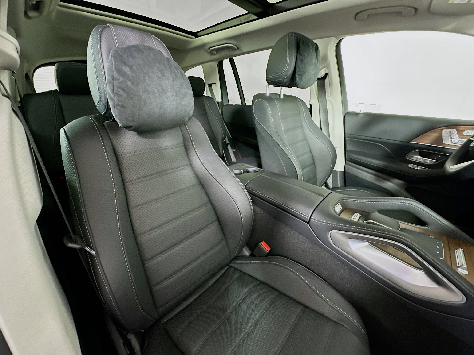 New 2026 Mercedes-Benz GLS 450 4MATIC image 30