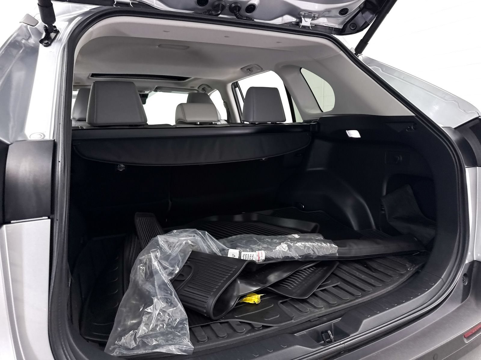 Used 2024 Toyota RAV4 XLE Premium w/ Weather Package FWD image 33