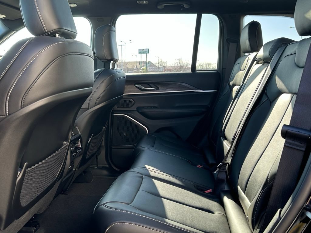 New 2026 Jeep Grand Cherokee Limited AWD/4WD image 14