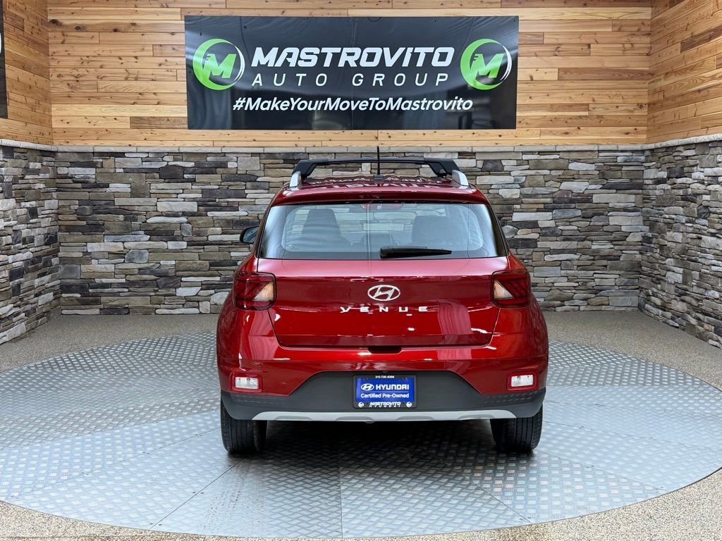 Used 2024 Hyundai Venue Limited FWD image 8