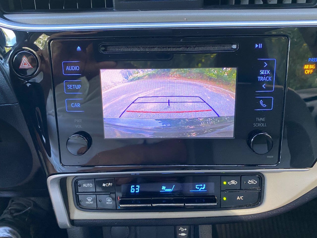 Used 2019 Toyota Corolla LE FWD image 26