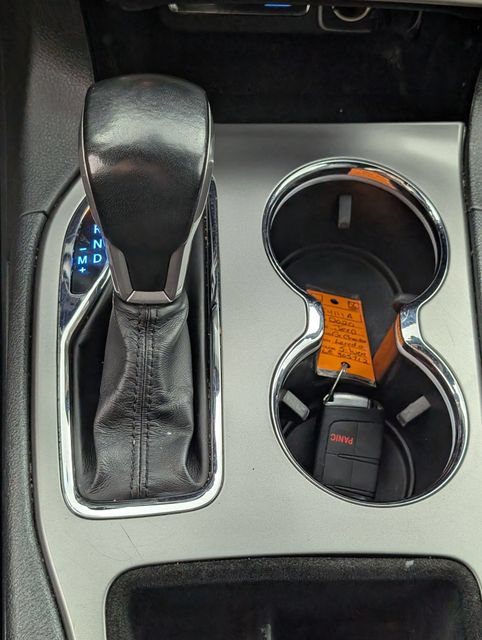 Used 2020 Jeep Grand Cherokee Laredo RWD image 21