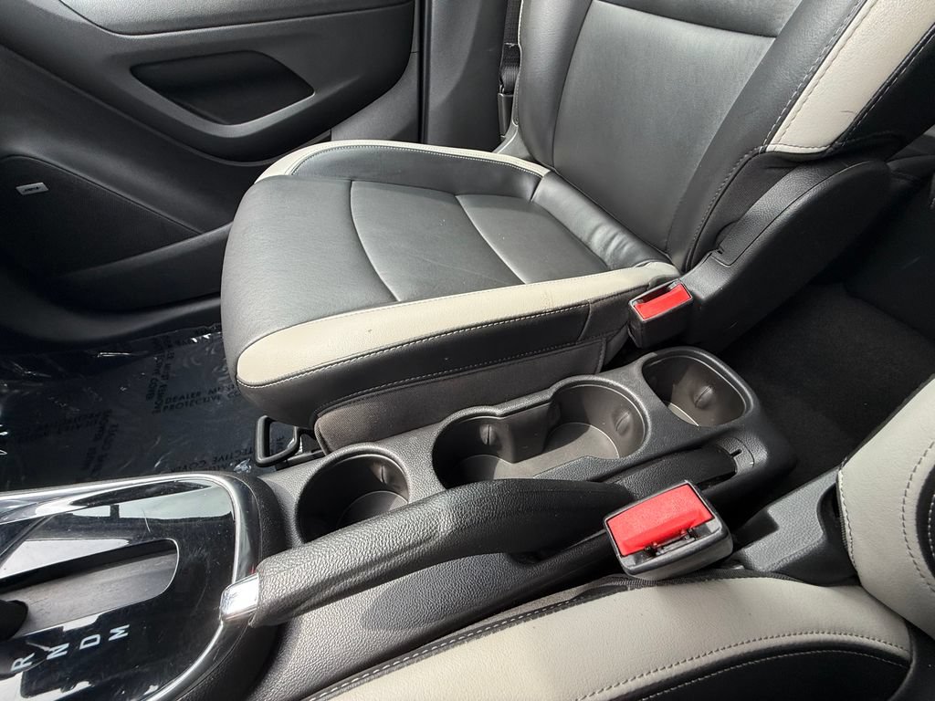 Used 2018 Chevrolet Trax Premier w/ Midnight Edition FWD image 24