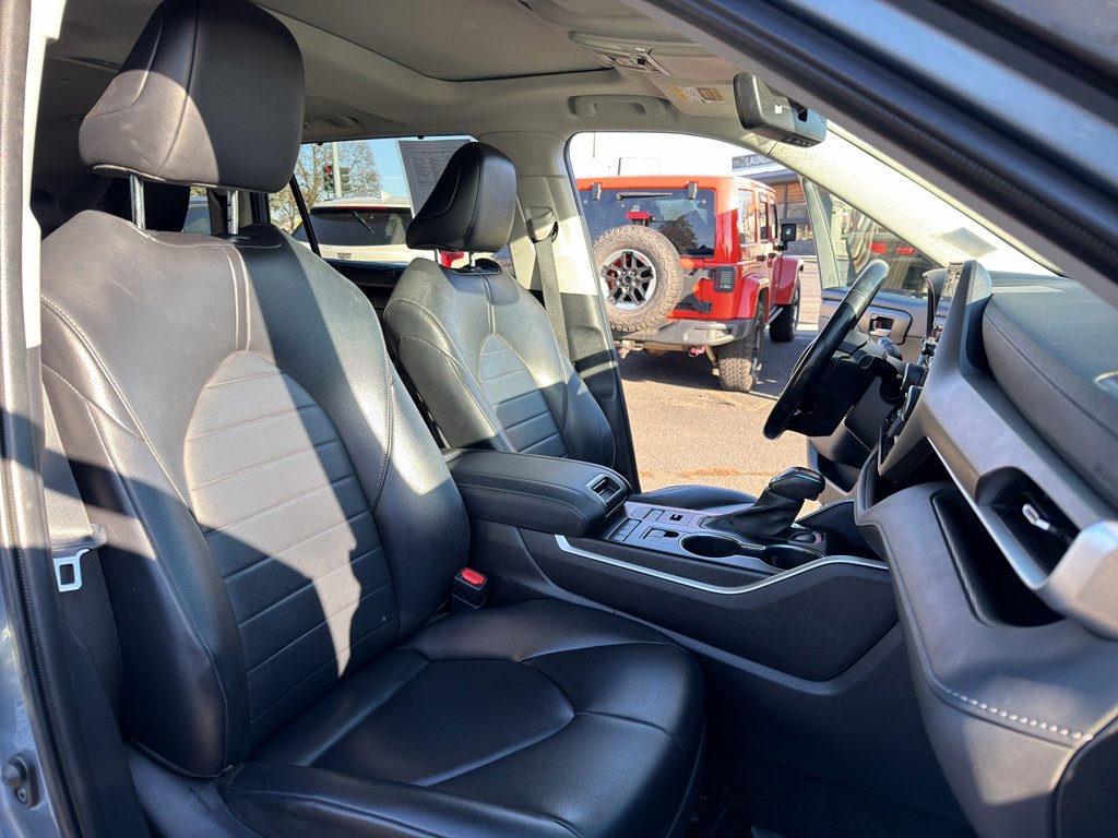 Used 2021 Toyota Highlander XLE image 20