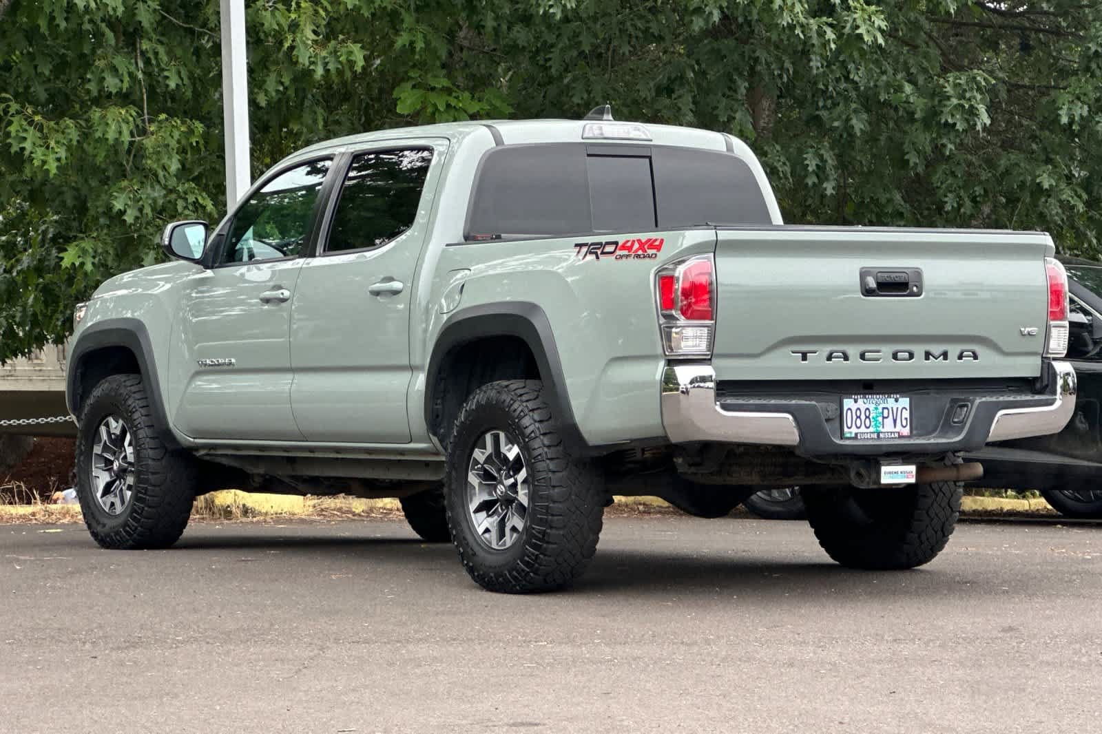 Used 2022 Toyota Tacoma TRD Off-Road AWD/4WD image 6