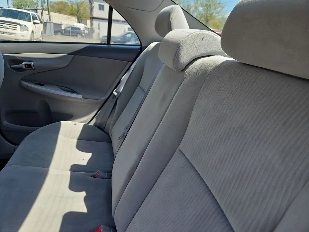Used 2010 Toyota Corolla LE FWD image 13