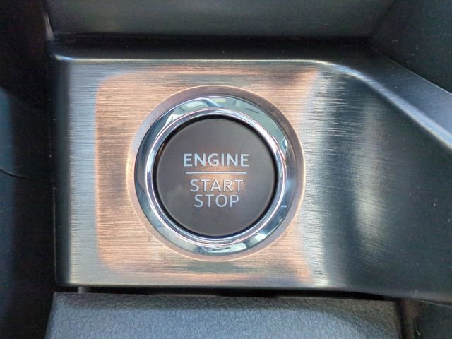 Used 2023 Ford F250 Lariat w/ Lariat Ultimate Package AWD/4WD image 27
