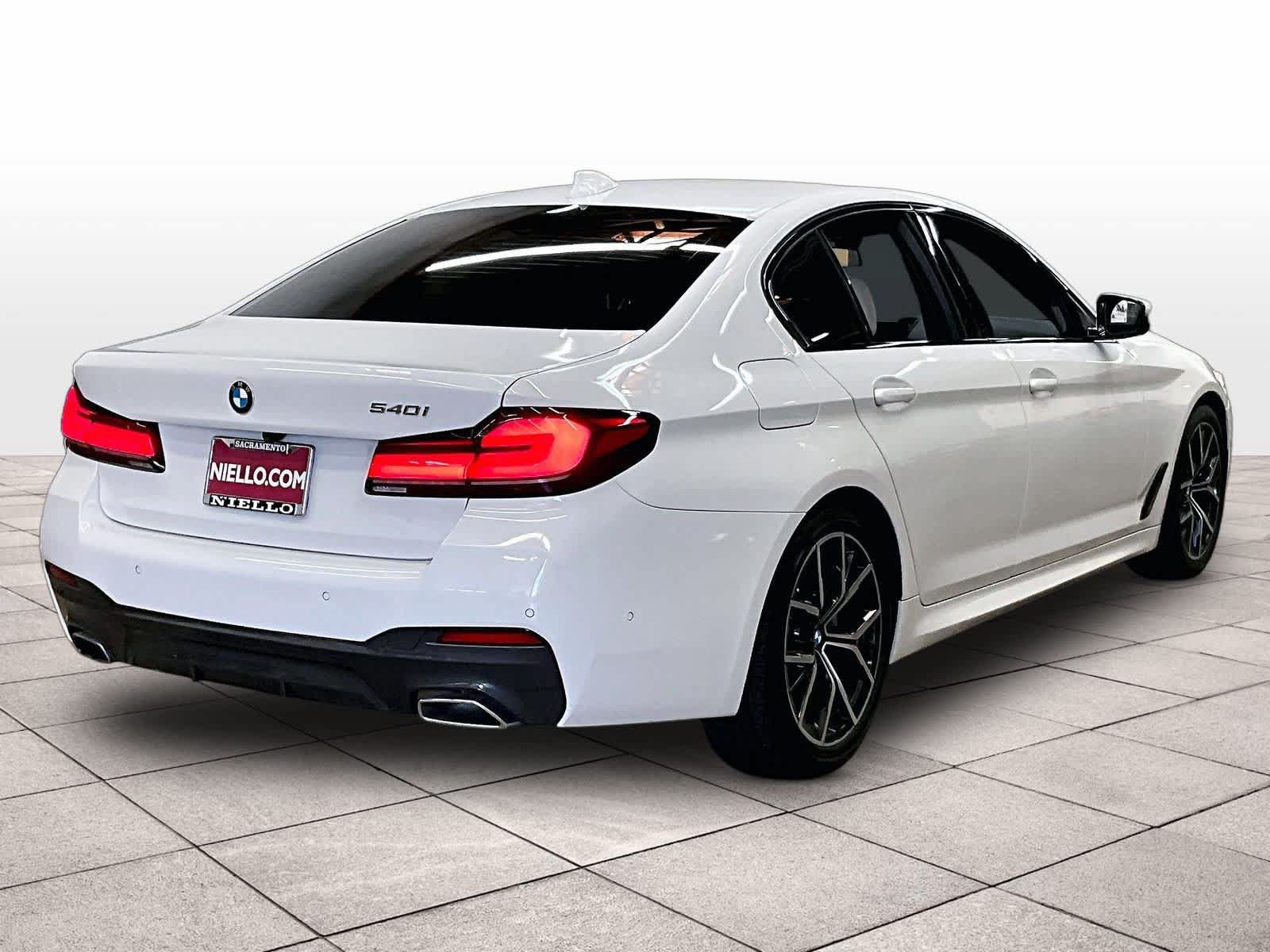 Used 2023 BMW 540i w/ M Sport Package RWD image 16