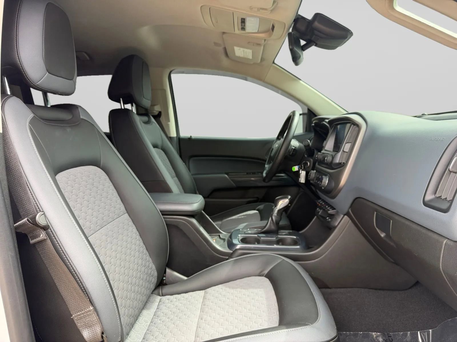 Used 2022 Chevrolet Colorado Z71 w/ Safety Package RWD image 35