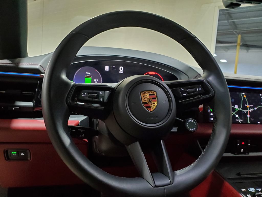 Used 2025 Porsche Macan 4S Electric AWD/4WD image 29