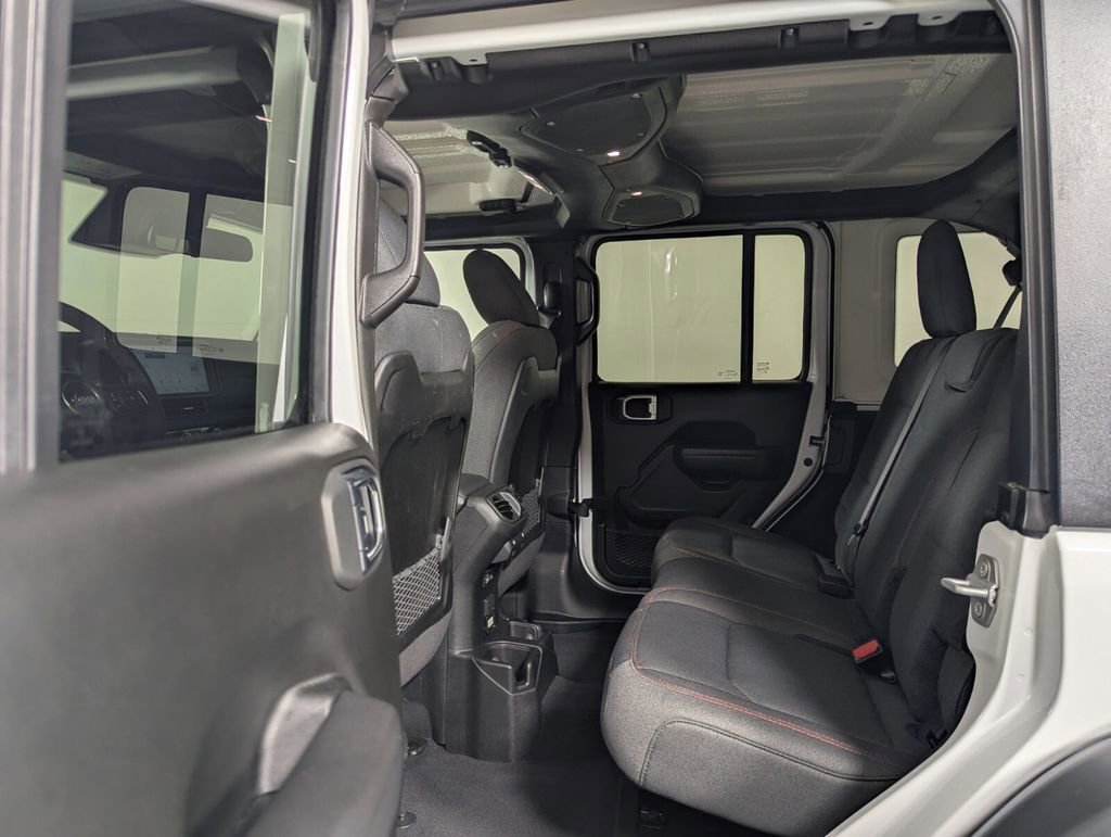 Used 2026 Jeep Wrangler Unlimited Rubicon AWD/4WD image 24