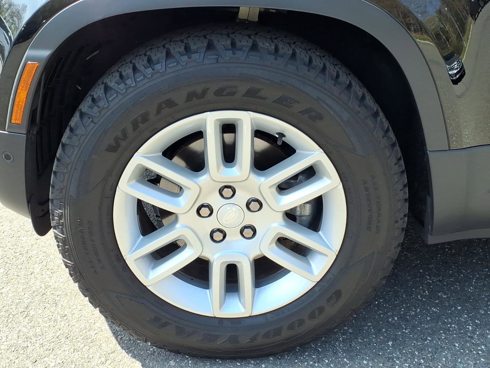 Certified 2024 Land Rover Defender 110 S AWD/4WD image 9