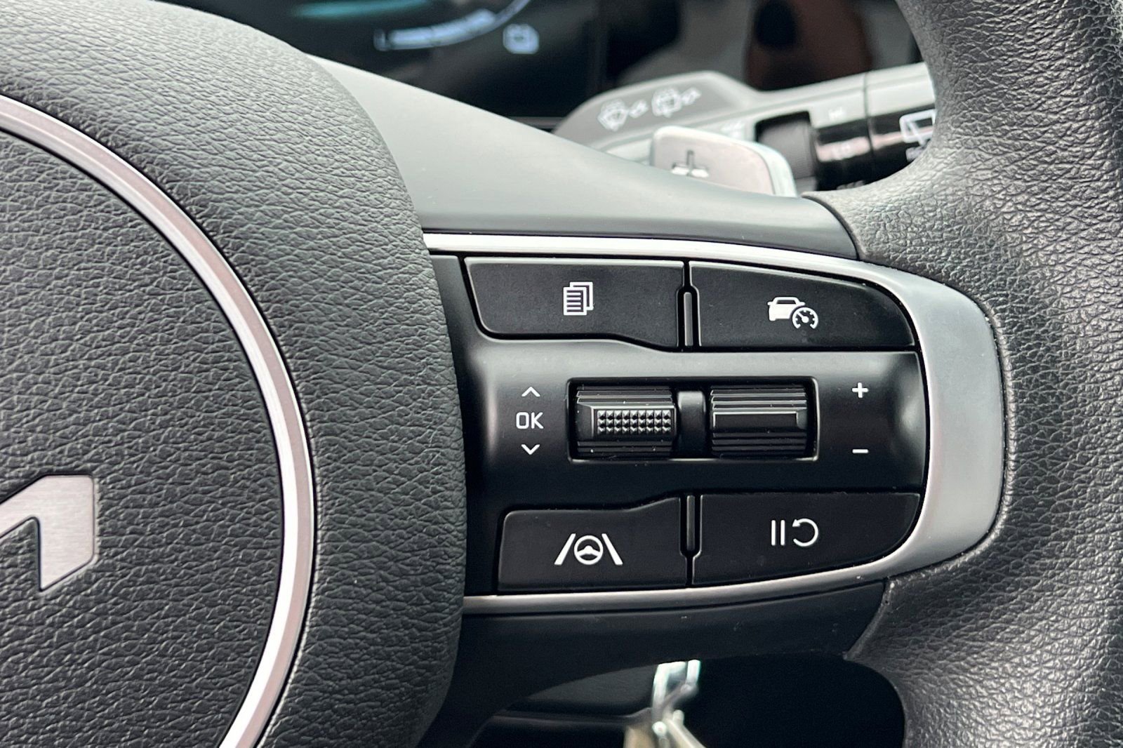 Certified 2025 Kia Sportage LX image 27