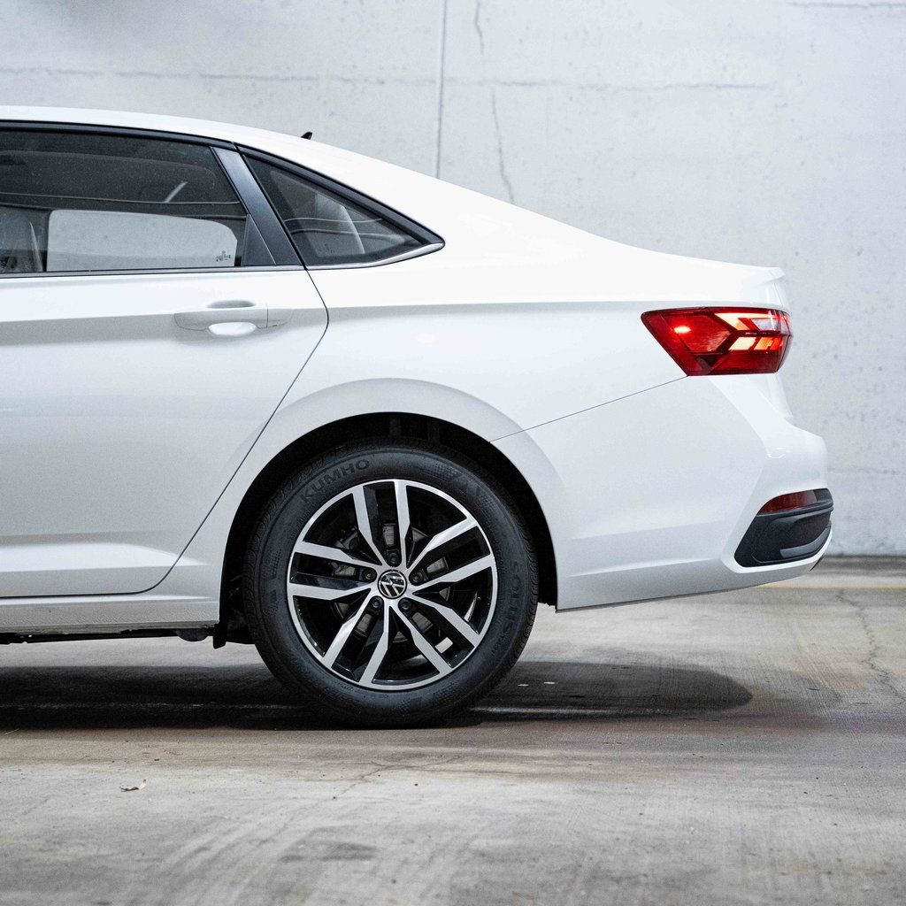 New 2026 Volkswagen Jetta SE image 4