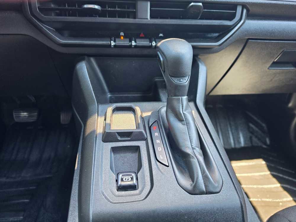 Used 2023 Chevrolet Colorado W/T RWD image 16