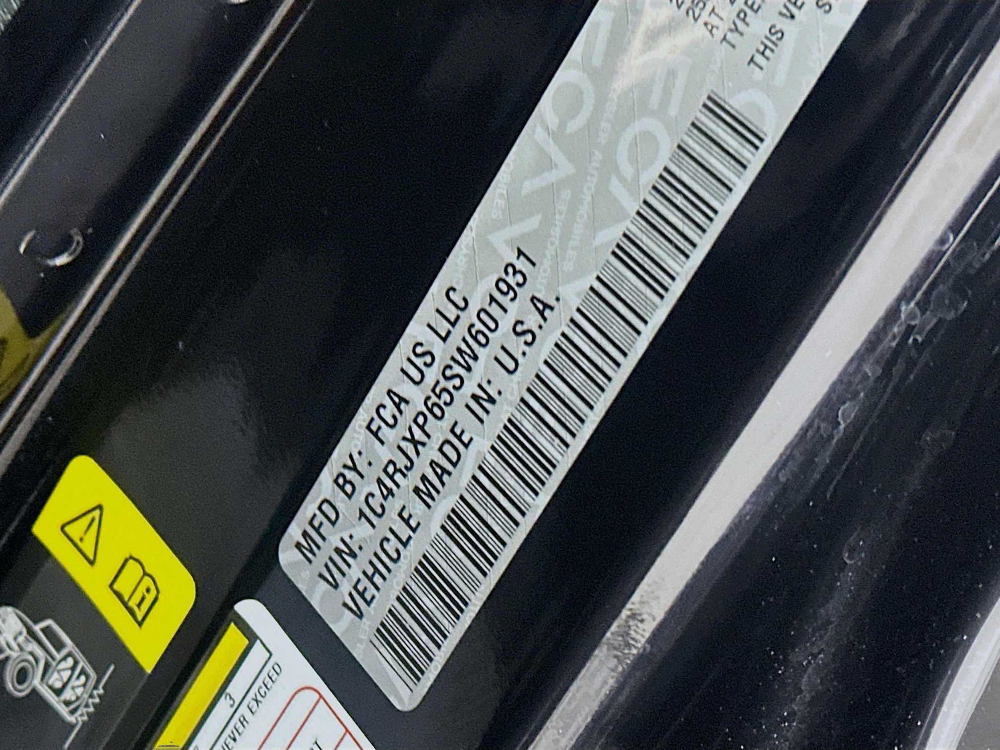 Used 2025 Jeep Wrangler Sahara image 12