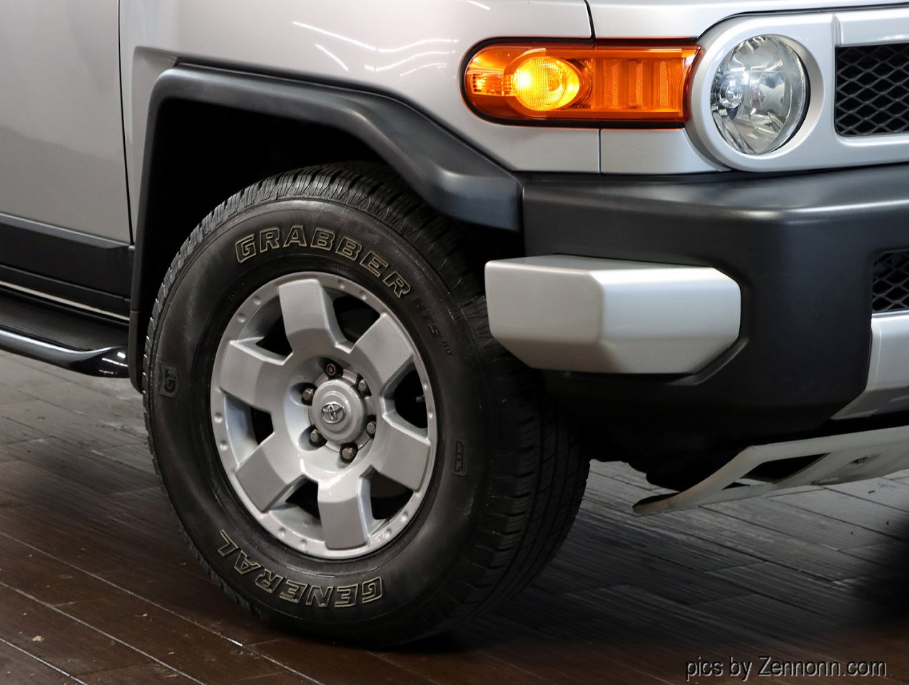 Used 2008 Toyota FJ Cruiser 4WD image 3