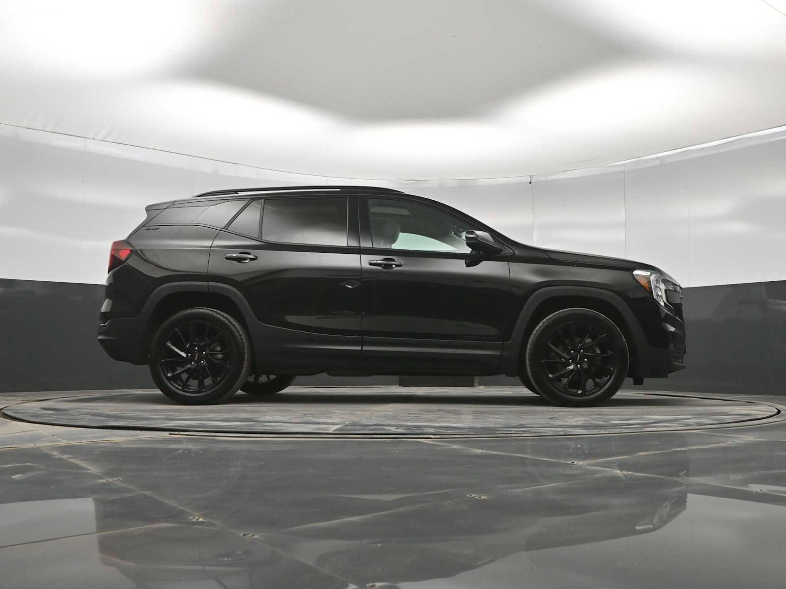 Used 2024 GMC Terrain SLT w/ Tech Package AWD/4WD image 38