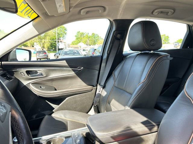 Used 2017 Chevrolet Impala Premier w/ Enhanced Convenience Package FWD image 28