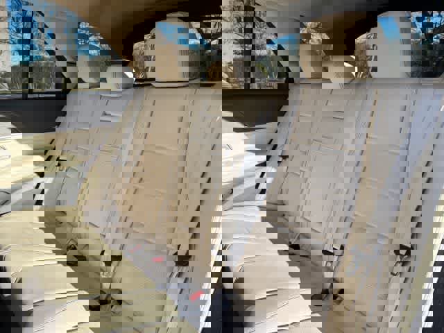 Used 2020 Mercedes-Benz GLE 350 4MATIC w/ Premium Package image 18