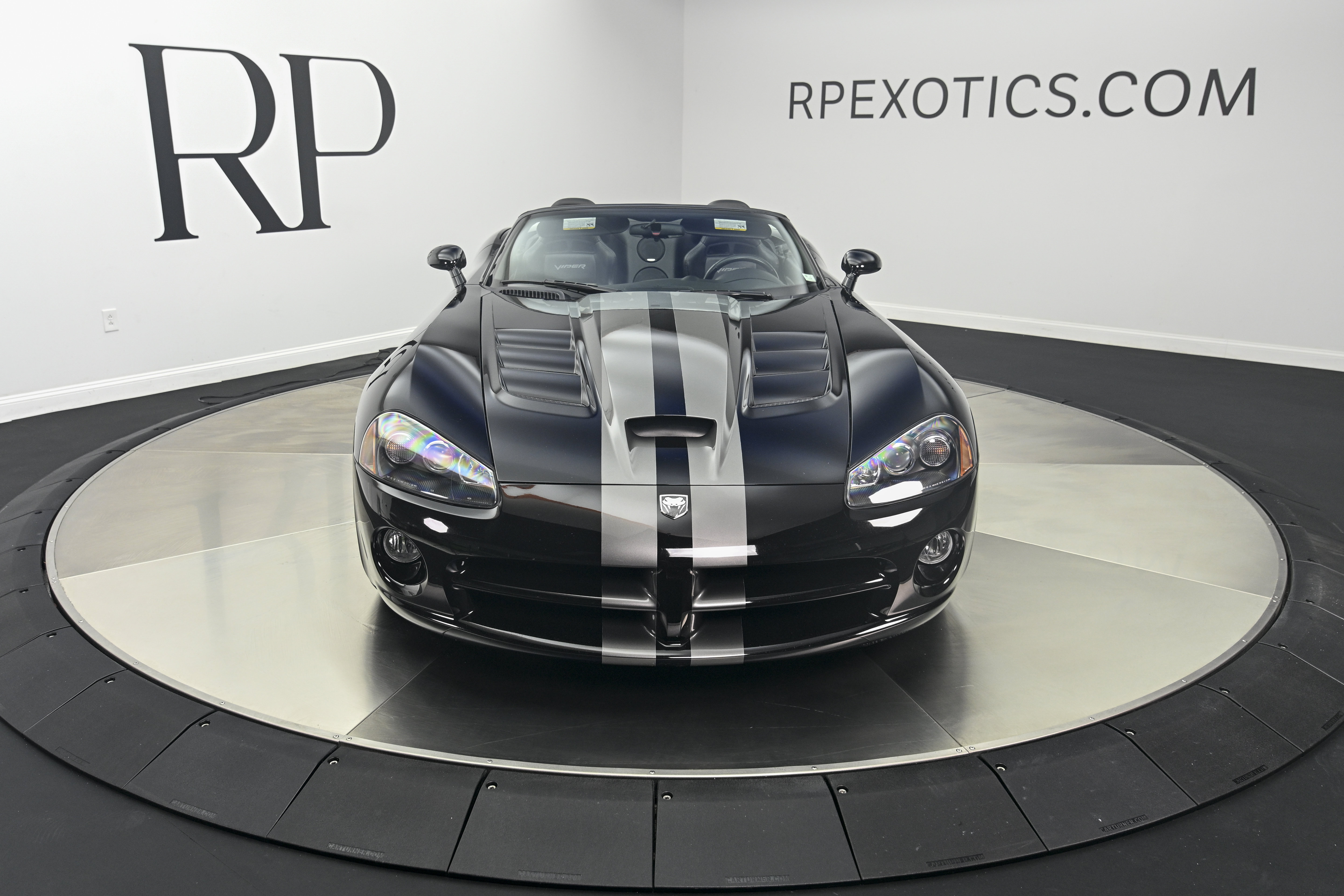 Used 2008 Dodge Viper SRT-10 RWD image 2