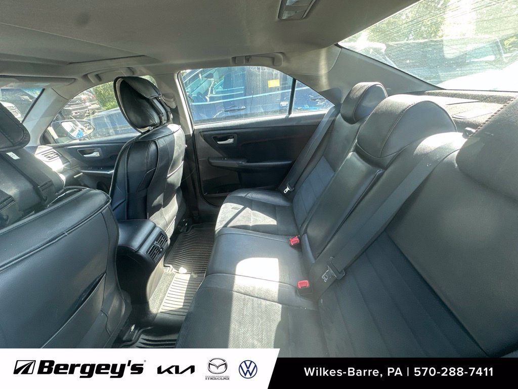 Used 2017 Toyota Camry XSE w/ Moonroof Package FWD image 10