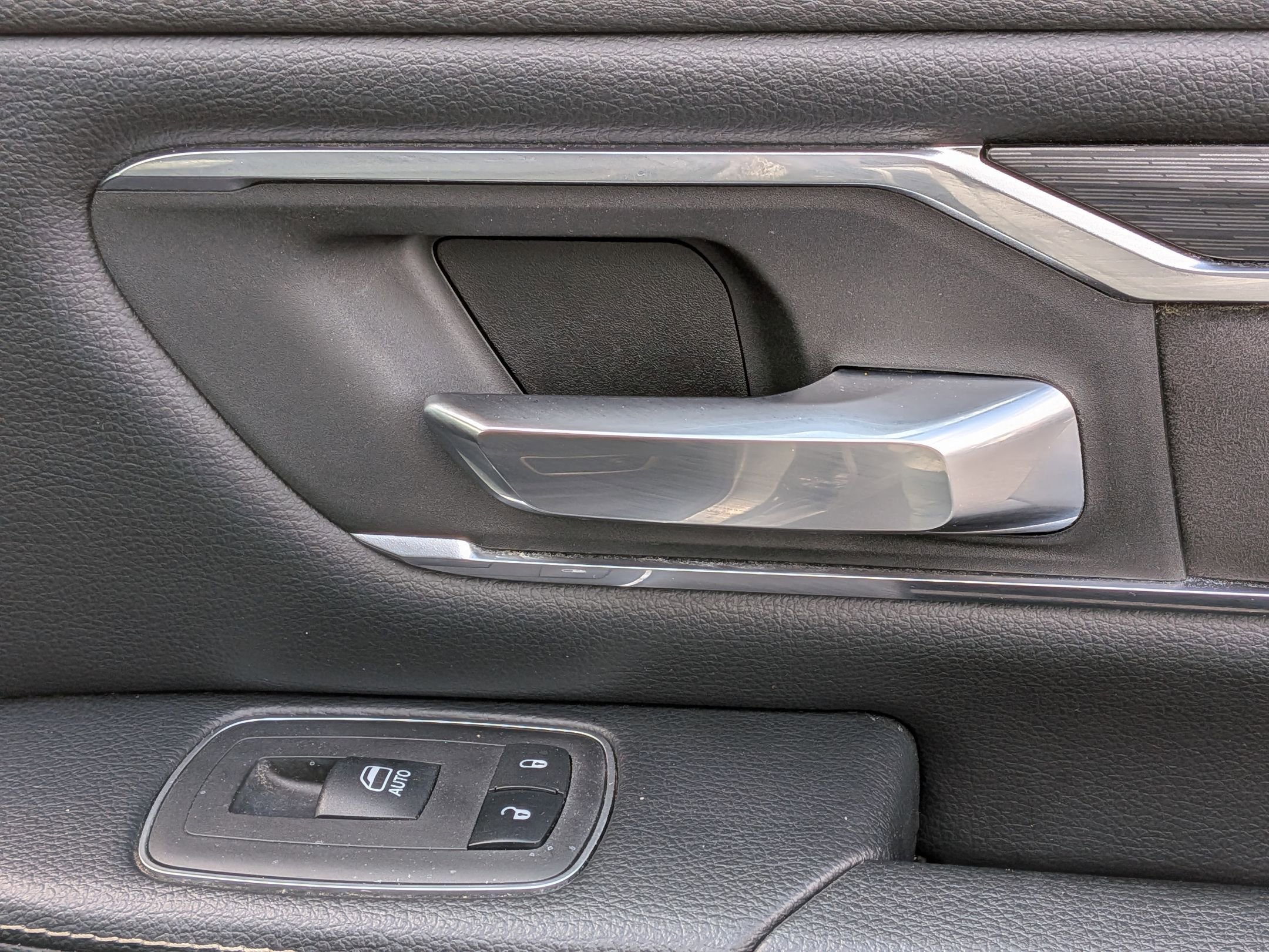Used 2024 RAM 1500 Laramie image 36