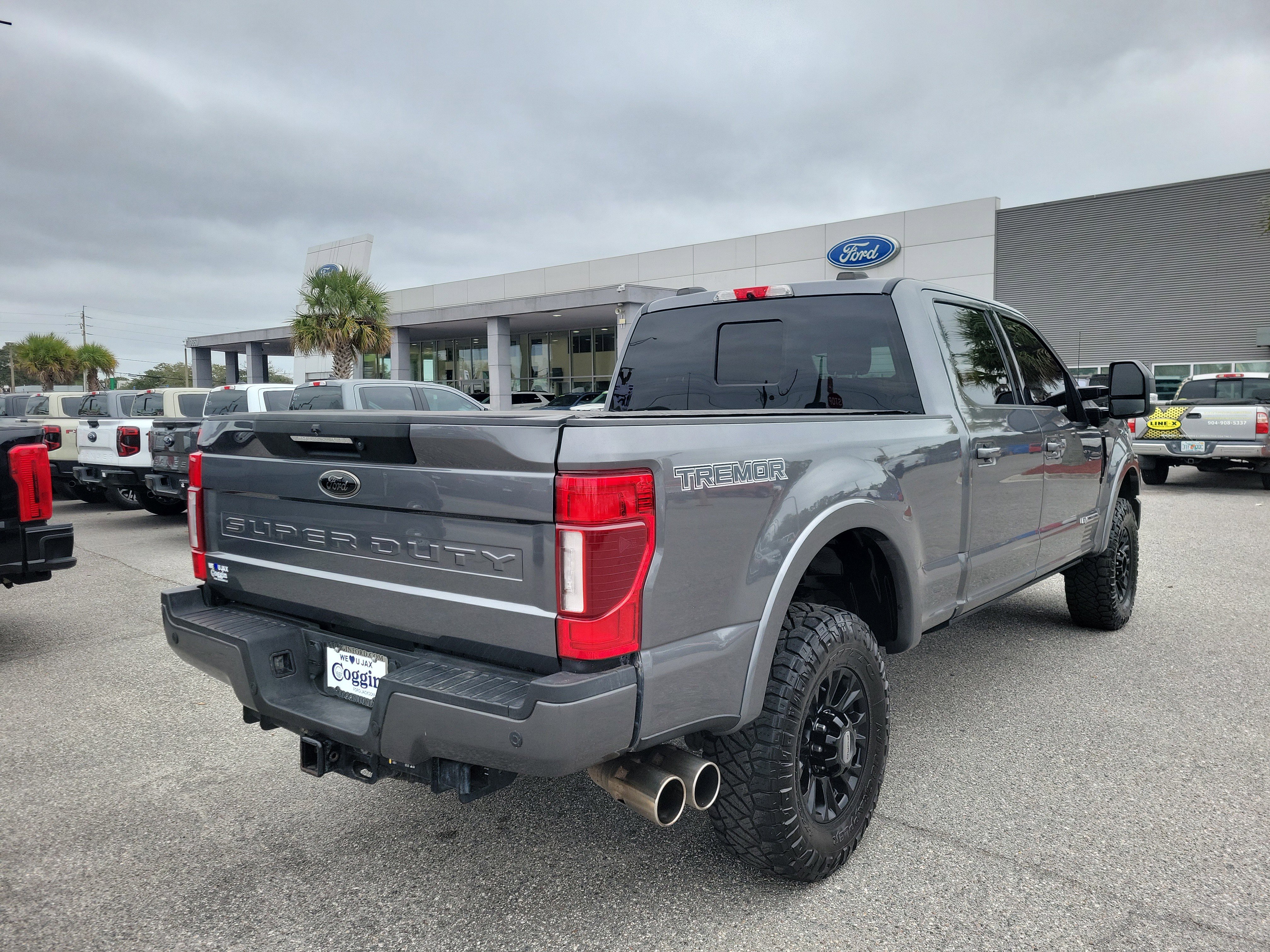 Certified 2022 Ford F250 Lariat w/ Tremor Off-Road Package image 3