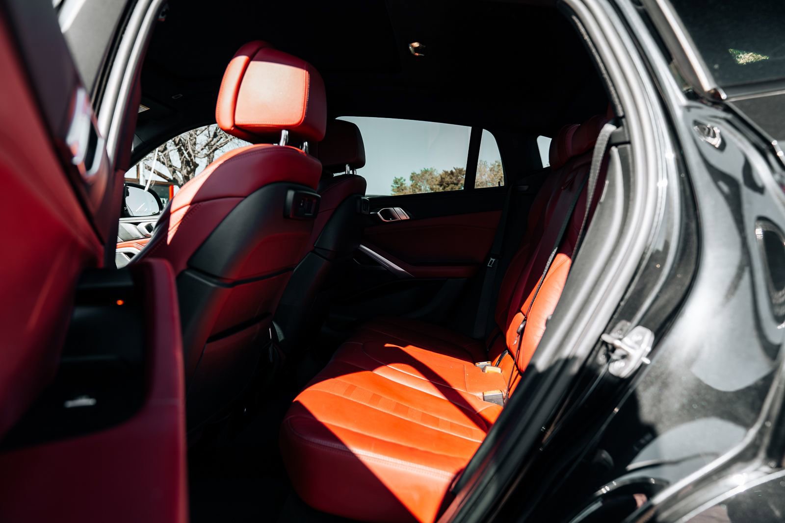 Used 2022 BMW X6 xDrive40i w/ M Sport Package image 43