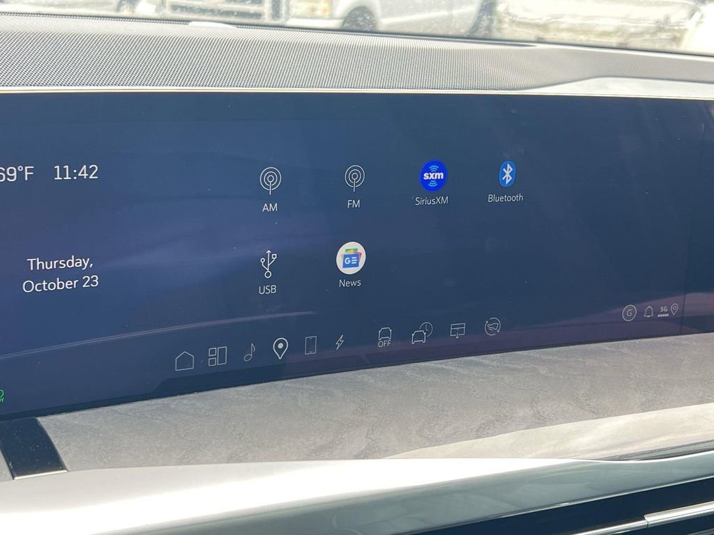 New 2026 Cadillac Escalade IQ Luxury 2 image 18