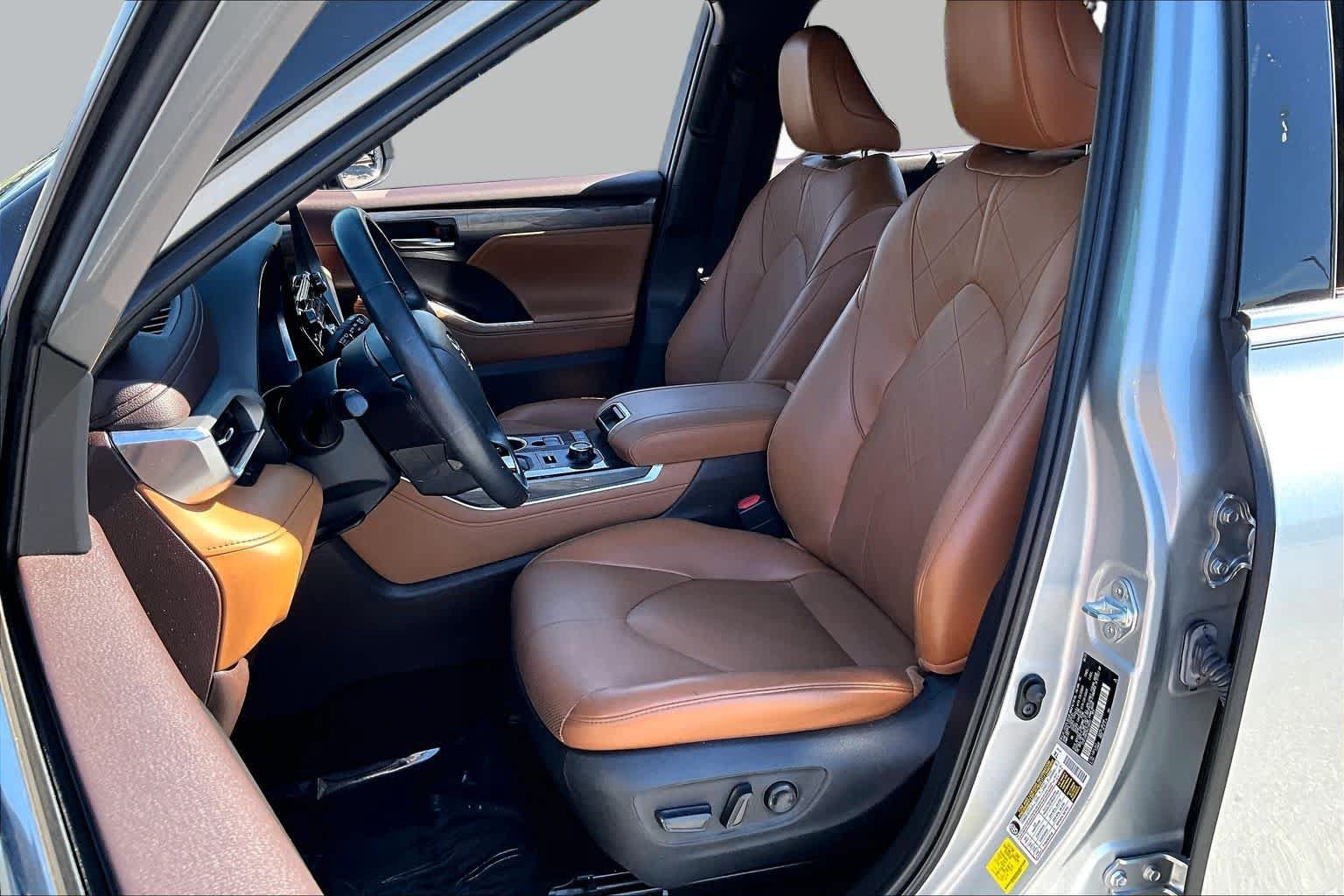 Used 2022 Toyota Highlander Platinum AWD/4WD image 8