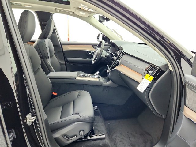 New 2026 Volvo XC90 B6 Plus w/ Protection Package Premier AWD/4WD image 14