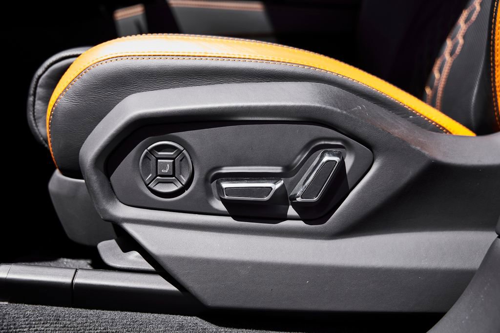 Used 2023 Lamborghini Urus Performante AWD/4WD image 45
