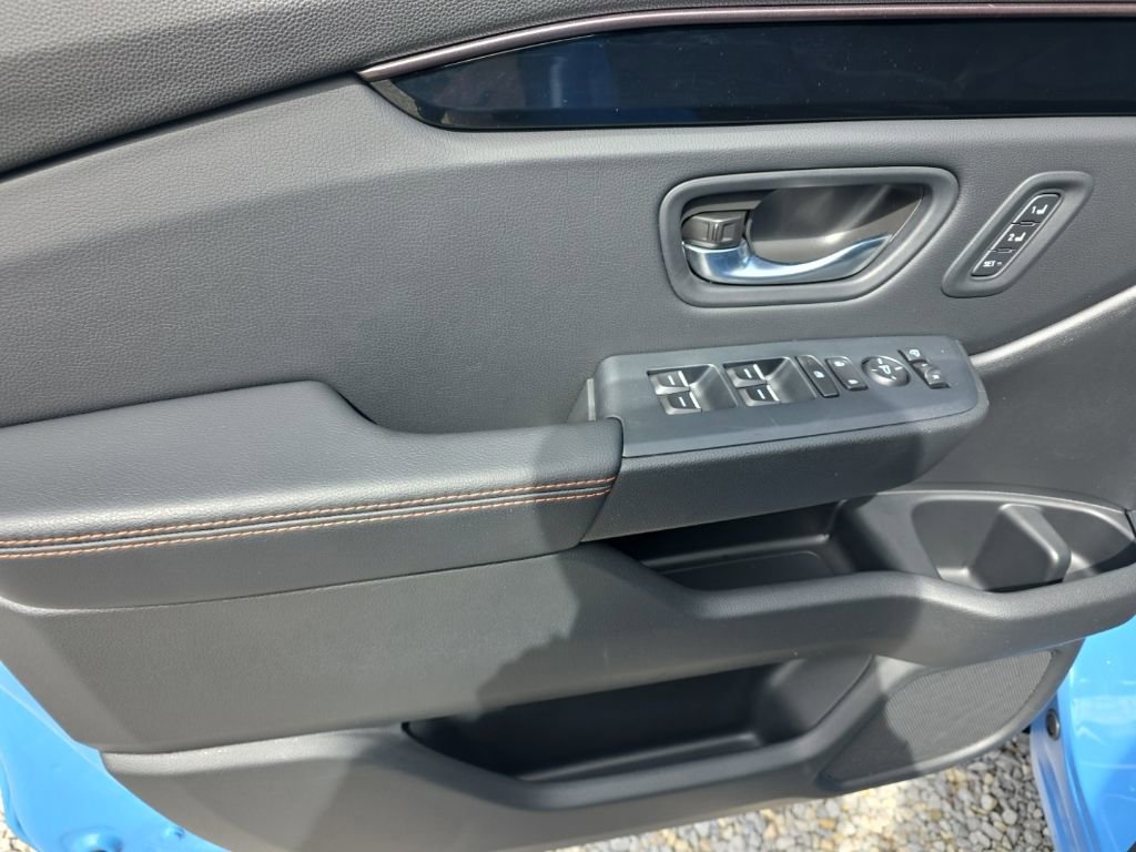 Used 2025 Honda Pilot TrailSport image 12