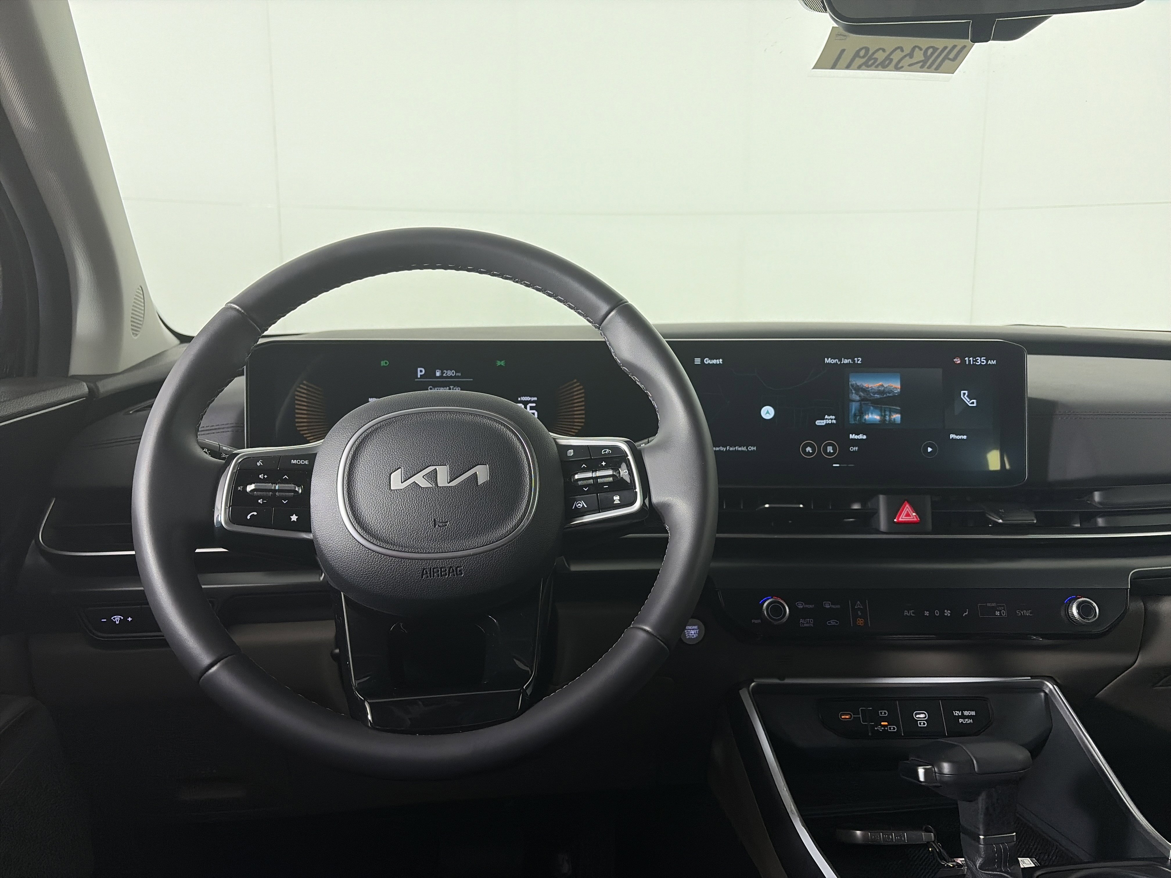 Used 2025 Kia Carnival image 23