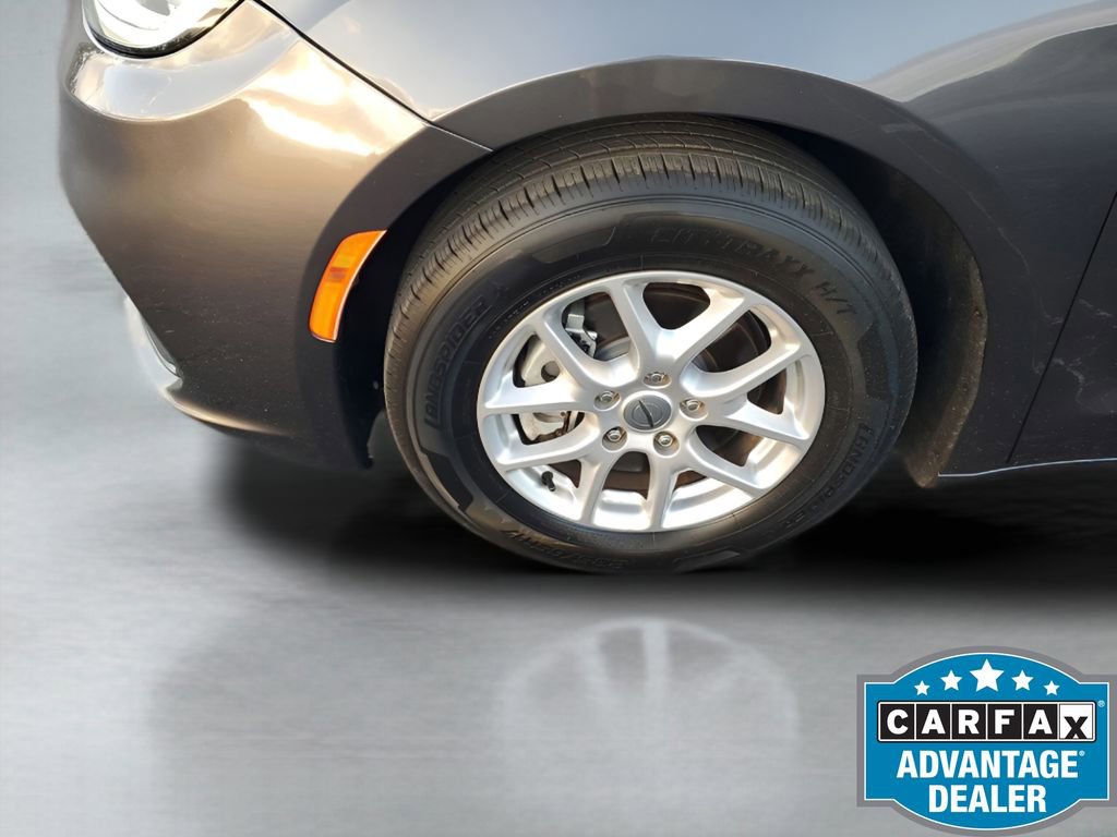 Used 2023 Chrysler Pacifica Touring-L image 20