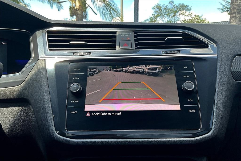 Used 2022 Volkswagen Tiguan SE R-Line image 12