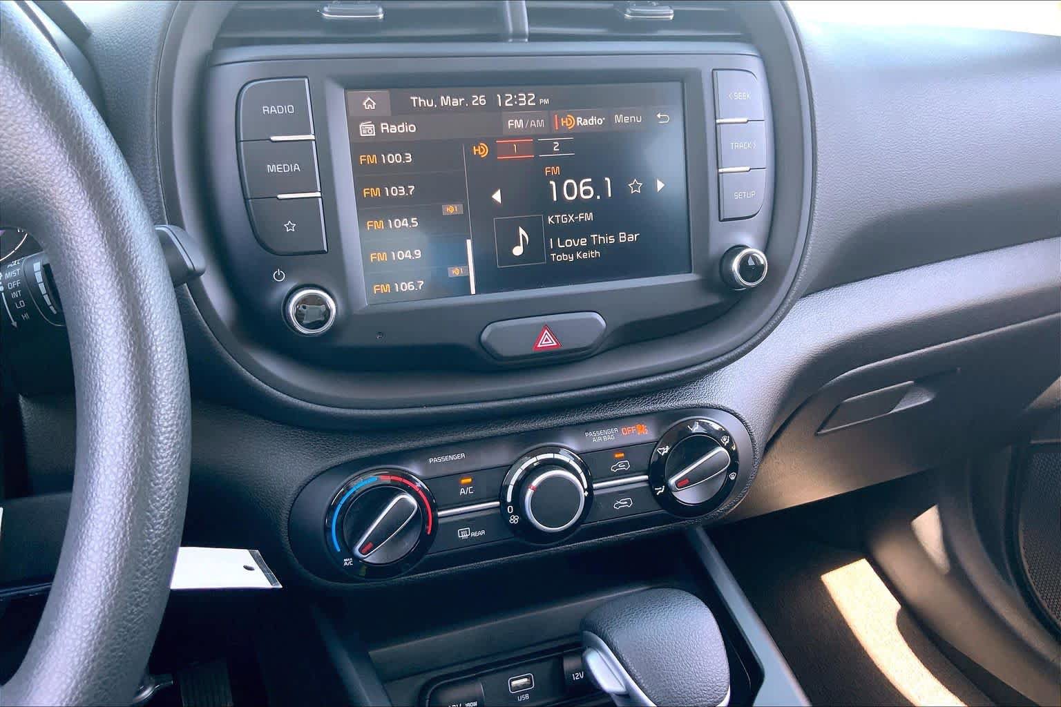 Used 2025 Kia Soul LX w/ LX Technology Package FWD image 7