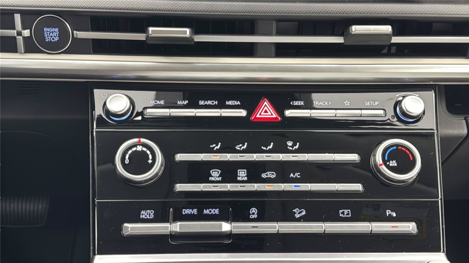 New 2026 Hyundai Santa Fe SE FWD image 22
