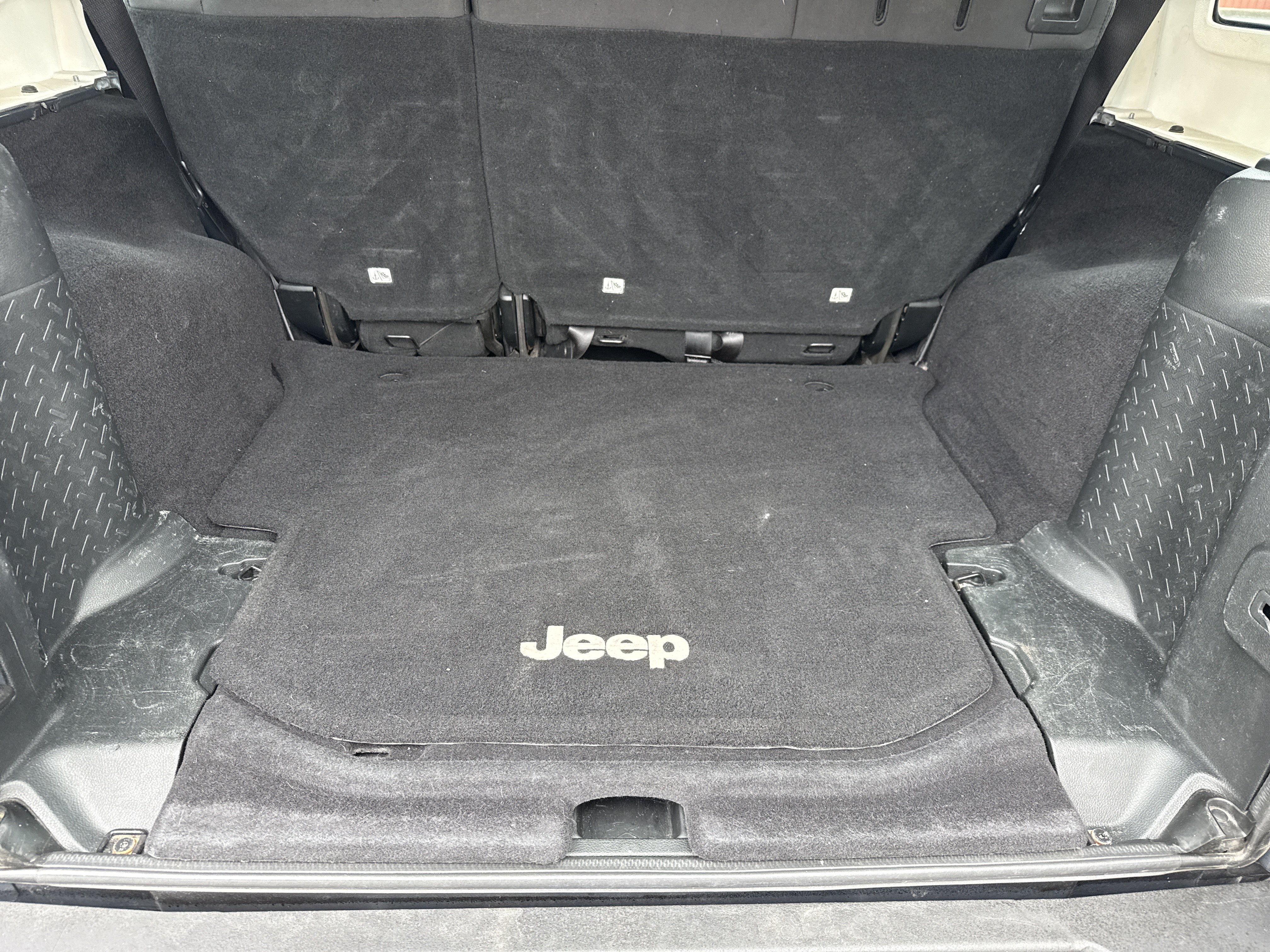 Used 2017 Jeep Wrangler Unlimited Sport w/ Connectivity Group AWD/4WD image 5