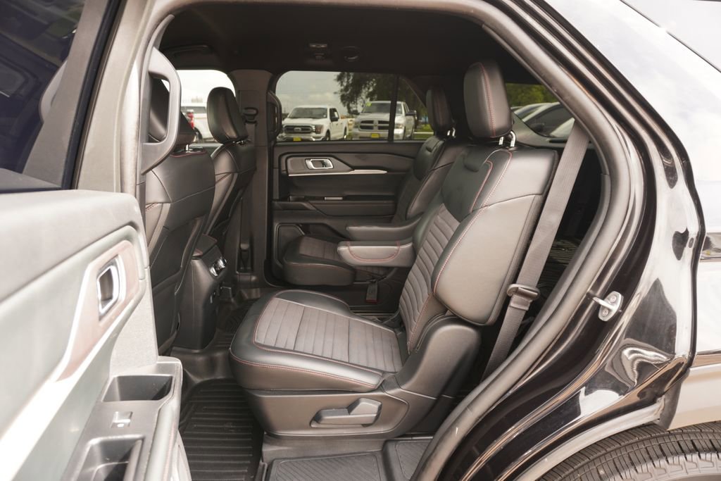 Certified 2025 Ford Explorer ST-Line AWD/4WD image 20