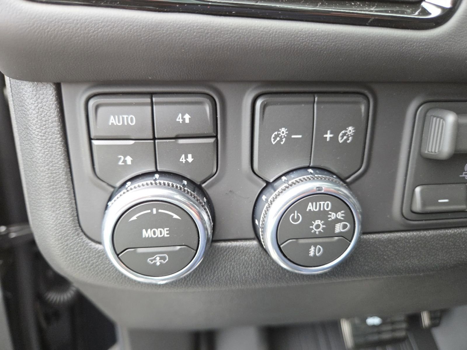 New 2026 GMC Yukon XL AT4 Ultimate image 8