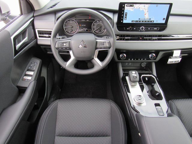 New 2026 Mitsubishi Outlander ES image 10