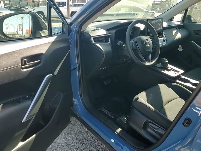 Used 2026 Toyota Corolla Cross LE w/ Black Badges Package (TMS) image 9