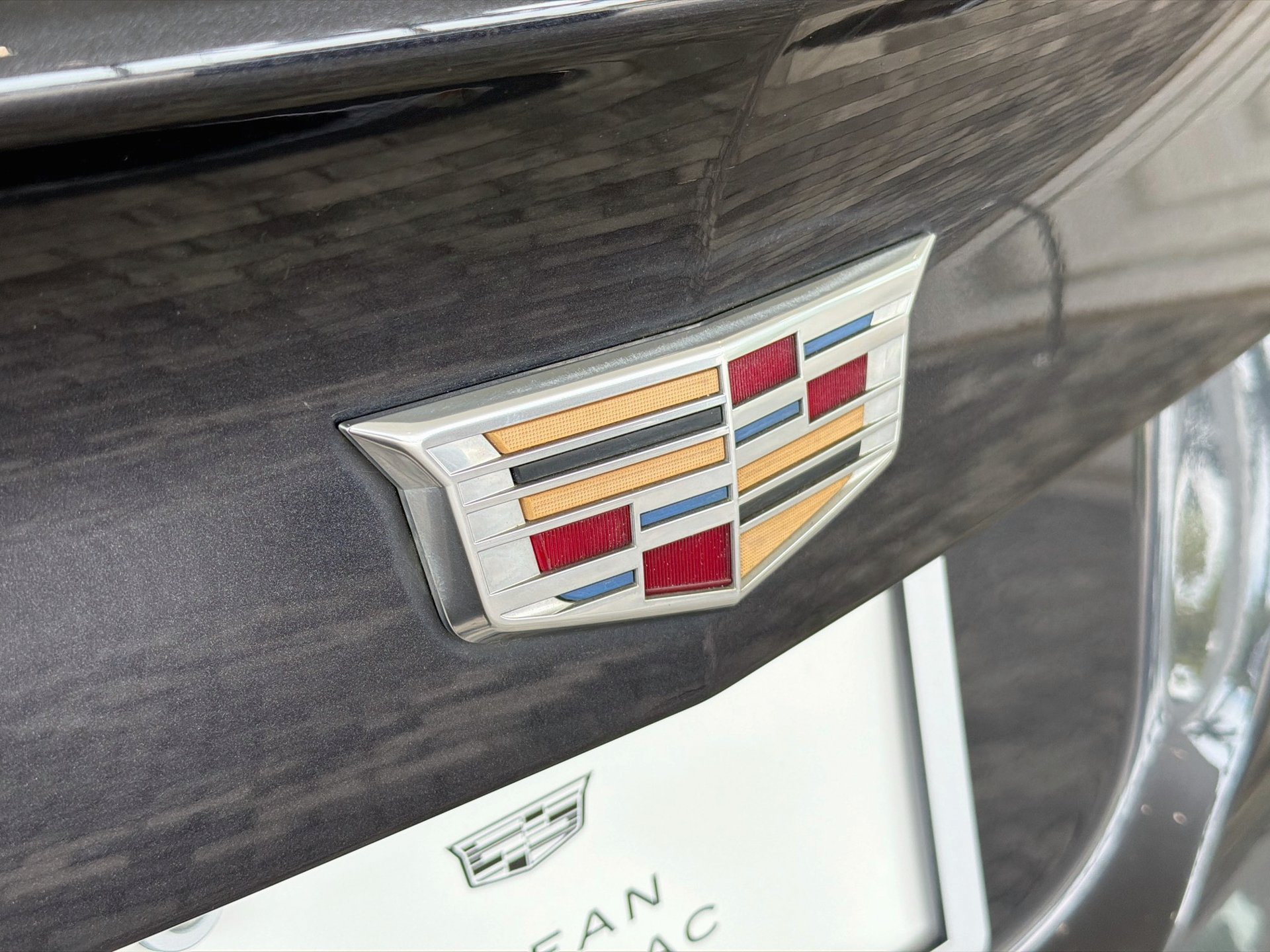 Certified 2022 Cadillac XT4 Premium Luxury w/ Enhanced Visibility Package FWD image 13