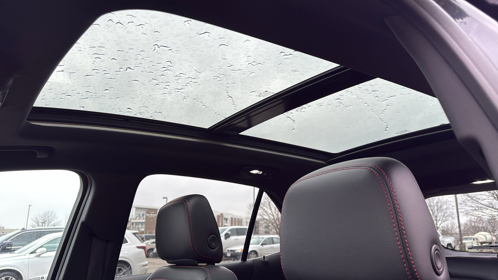 Used 2022 Chevrolet Equinox RS w/ RS Leather Package image 28