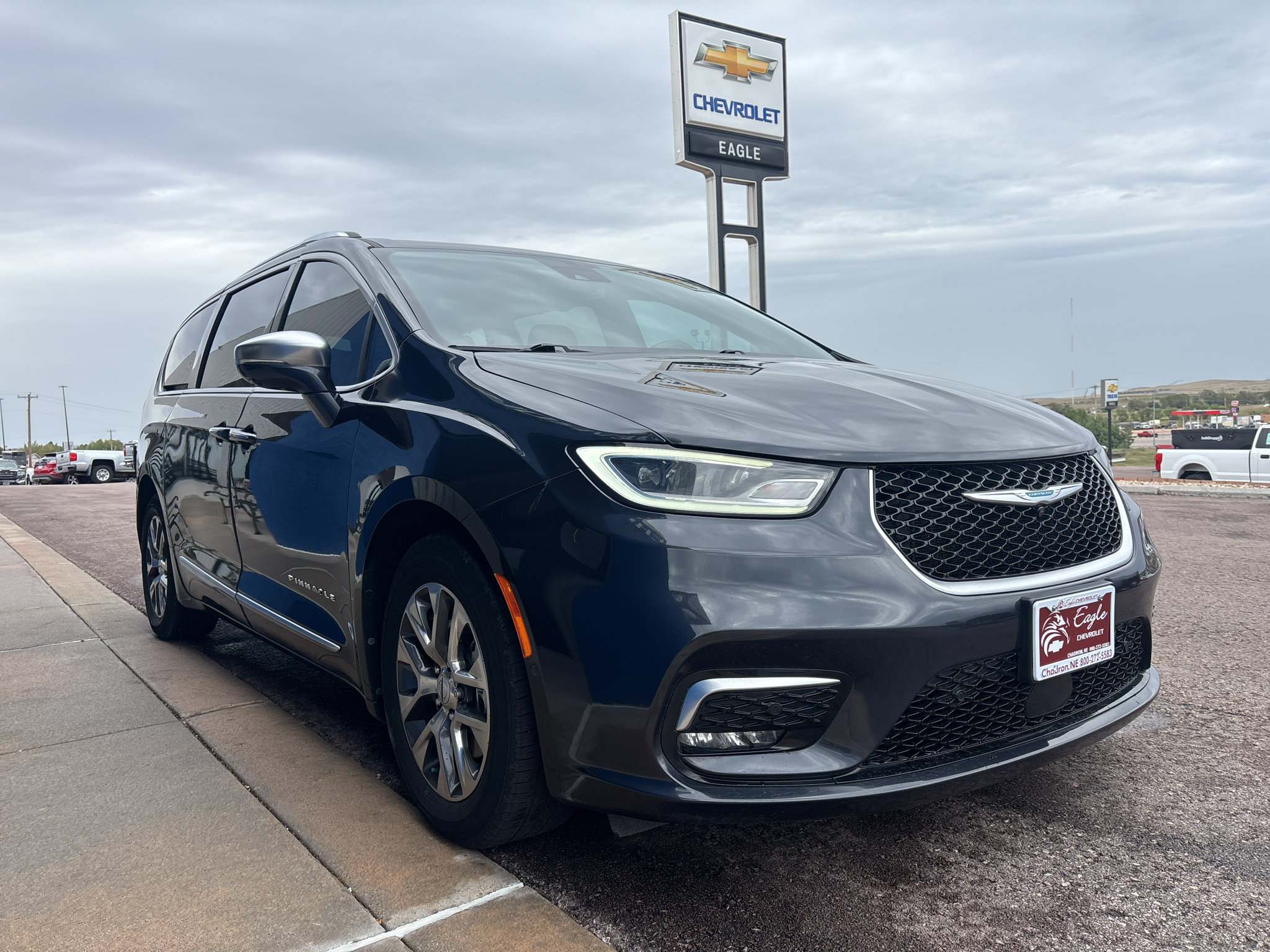 Used 2021 Chrysler Pacifica Pinnacle FWD image 4
