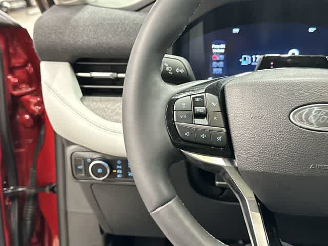 Used 2025 Ford Explorer Platinum w/ Ultimate Package AWD/4WD image 17