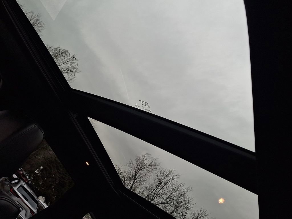 Used 2020 Jeep Grand Cherokee Limited w/ Luxury Group II image 15